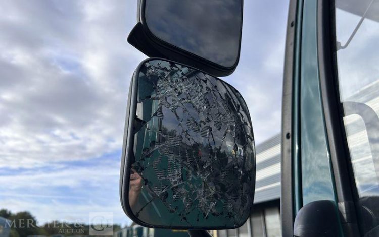 MERCEDES ATEGO 1324 CAISSE FOURGON HAYON VERT HB-824-TS