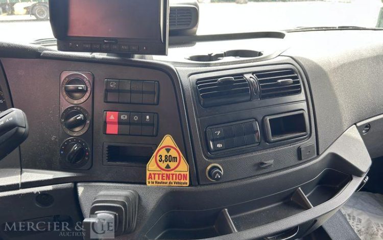 MERCEDES ATEGO 1523 – NE DEMARRE PAS – HAYON ACCIDENTE VERT HC-328-NJ