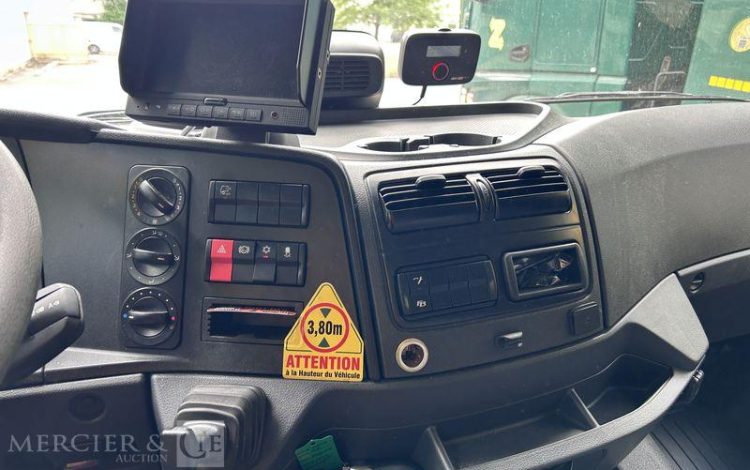 MERCEDES ATEGO 1524 VERT HC-448-TD