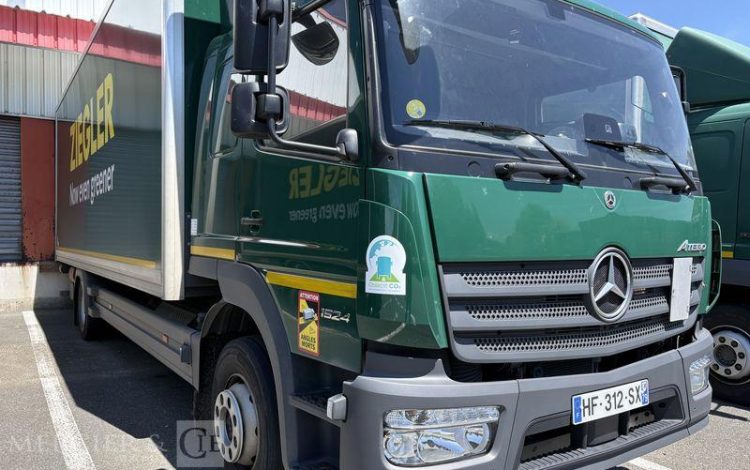 MERCEDES ATEGO 1524 CAISSE HAYON BVA VERT HF-312-SX