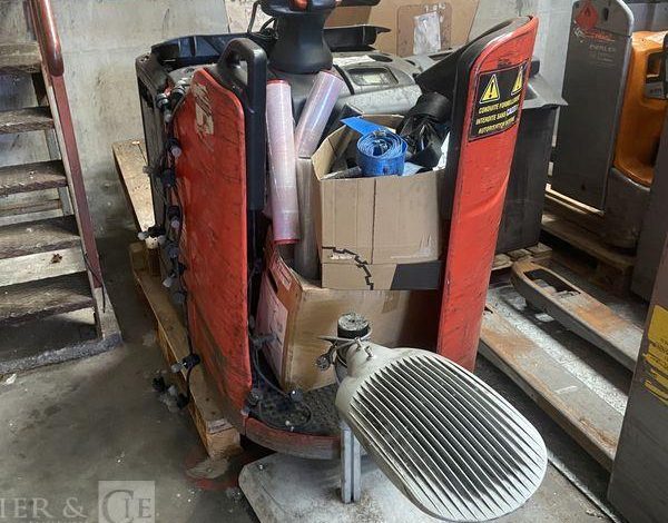 LOTS DE 5 TRANSPALETTES ELEC HS + 1 MANUEL + PIECES  MANUTHS