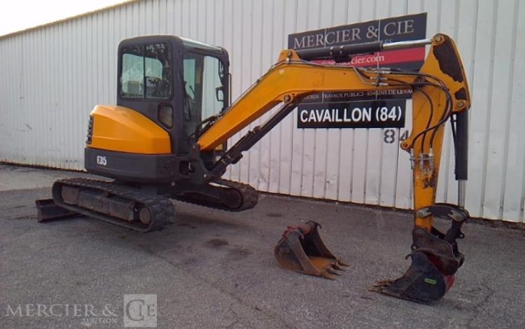 BOBCAT MINIPELLE E35 – 2 GODETS – 3.5T – 3809H – AN2017  PEL10332