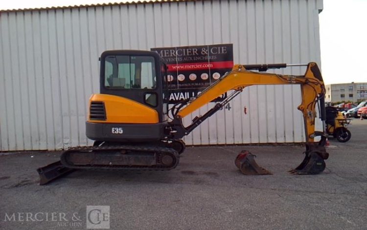 BOBCAT MINIPELLE E35 – 2 GODETS – 3.5T – 3809H – AN2017  PEL10332
