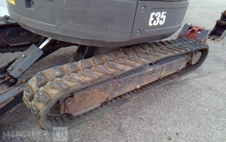 BOBCAT MINIPELLE E35 – 2 GODETS – 3.5T – 3809H – AN2017  PEL10332