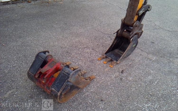 BOBCAT MINIPELLE E35 – 2 GODETS – 3.5T – 3809H – AN2017  PEL10332
