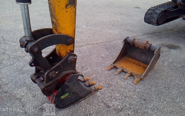 BOBCAT MINIPELLE E35 – 2 GODETS – 3.5T – 3809H – AN2017  PEL10332