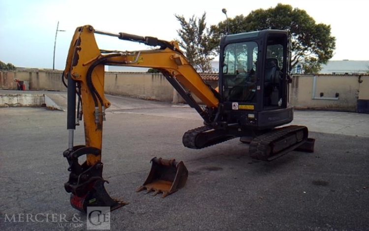 BOBCAT MINIPELLE E35 – 2 GODETS – 3.5T – 3809H – AN2017  PEL10332