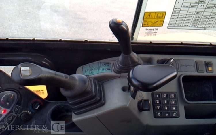 BOBCAT MINIPELLE E35 – 2 GODETS – 3.5T – 3809H – AN2017  PEL10332