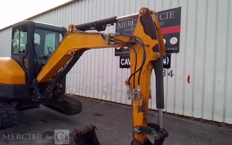 BOBCAT MINIPELLE E35 – 2 GODETS – 3.5T – 3809H – AN2017  PEL10332
