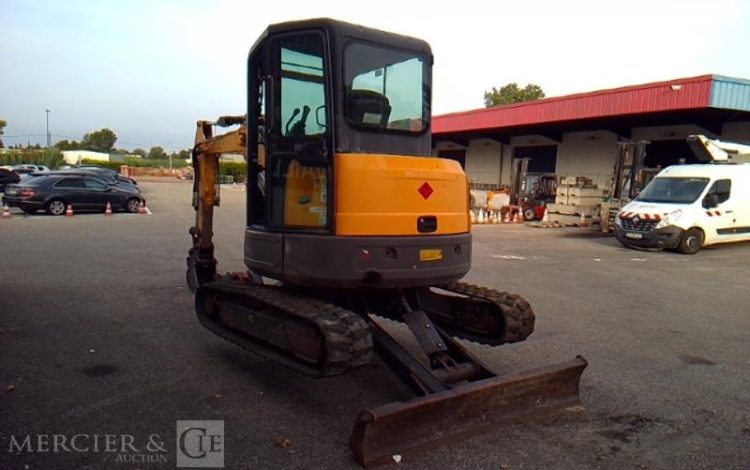 BOBCAT MINIPELLE E35 – 2 GODETS – 3.5T – 3809H – AN2017  PEL10332