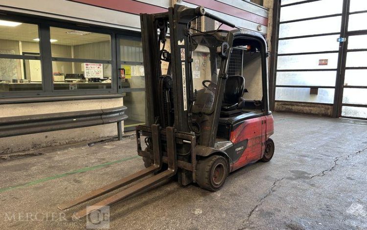 FENWICK CHARIOT ELEVATEUR ELECTRIQUE – E20PL-02 – CAP 2T – AN 2021 – 10664 HEURES ROUGE Y03737