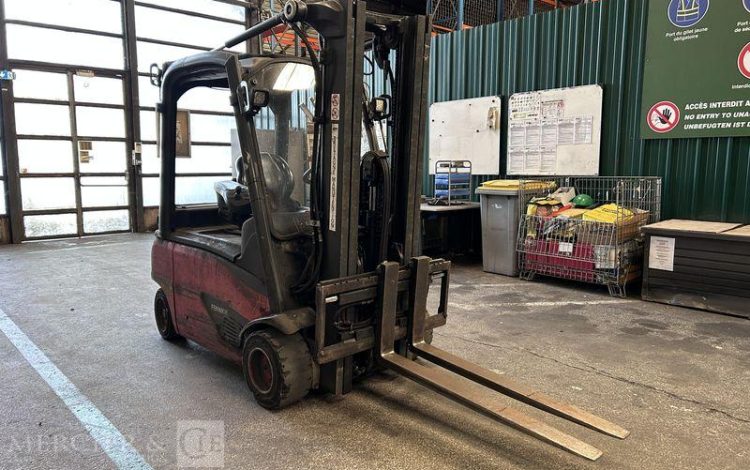 FENWICK CHARIOT ELEVATEUR ELECTRIQUE – E20PL-02 – CAP 2T – AN 2021 – 10664 HEURES ROUGE Y03737