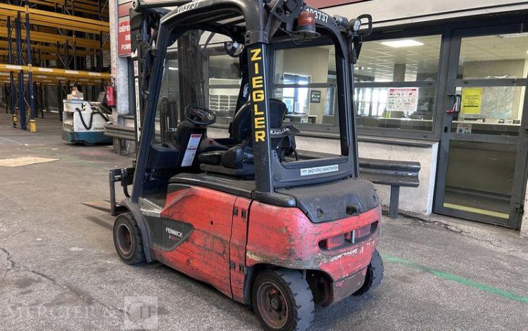 FENWICK CHARIOT ELEVATEUR ELECTRIQUE – E20PL-02 – CAP 2T – AN 2021 – 10664 HEURES ROUGE Y03737