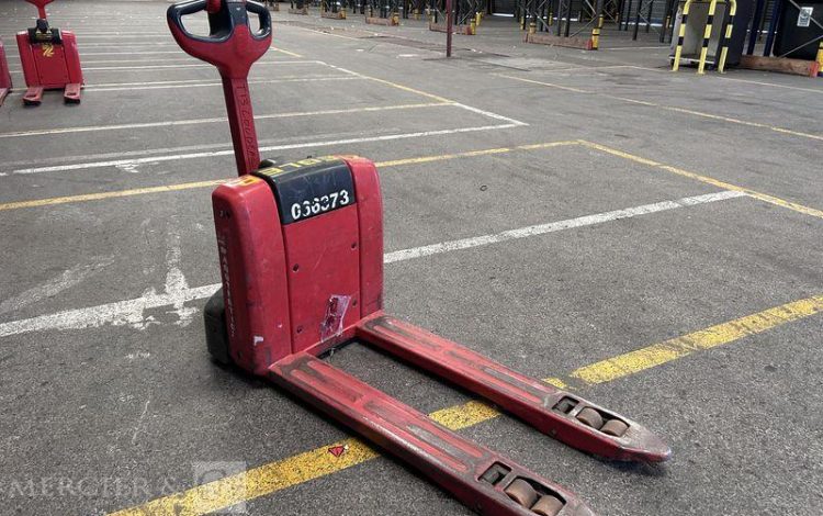 LINDE TRANSPALETTE ELECTRIQUE MT15 -CAP 1T5 – AN 2021 – 528 HEURES ROUGE Y66373