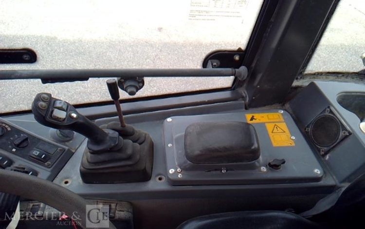 VOLVO CHARGEUSE ARTICULEE L25F – 2T – 2754H – AN2014  120 302
