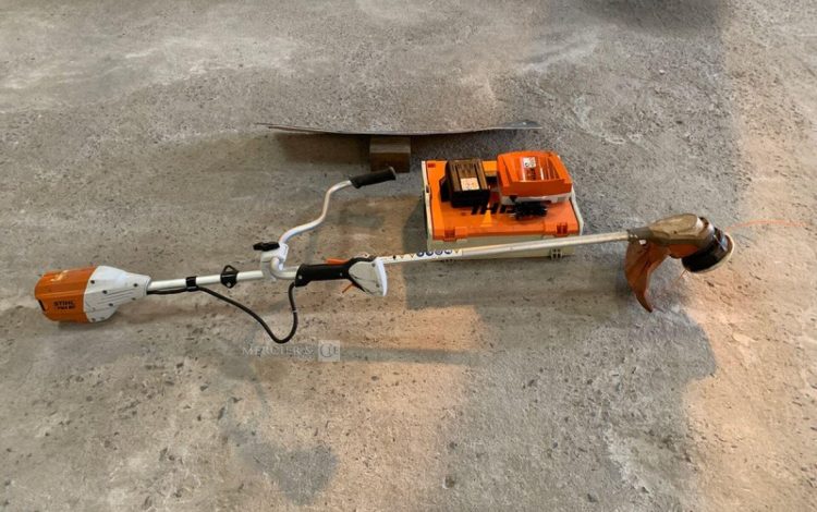 STIHL FSA90  DEB010095
