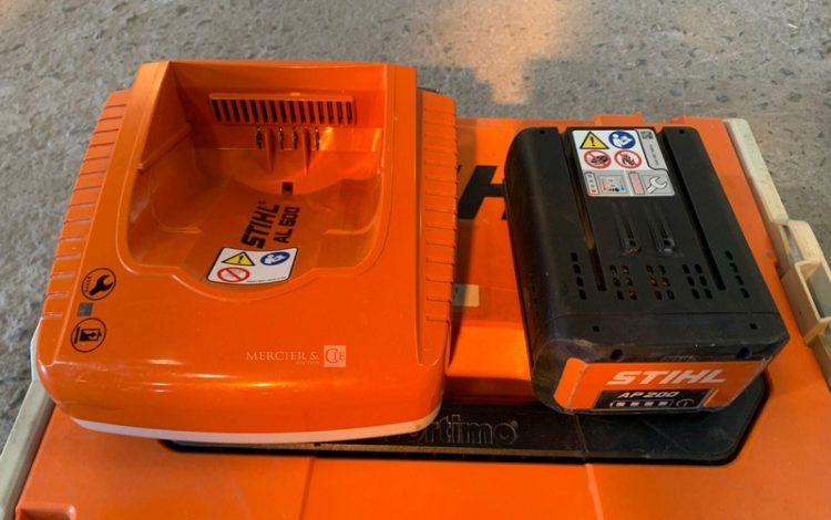 STIHL FSA90  DEB010095