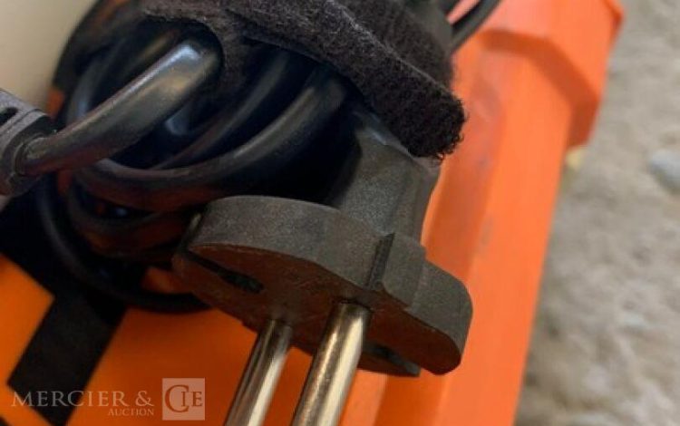 STIHL FSA90  DEB010095