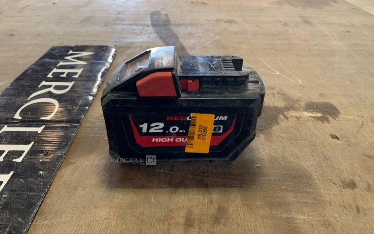MILWAUKEE M18 HB12  MIL010056