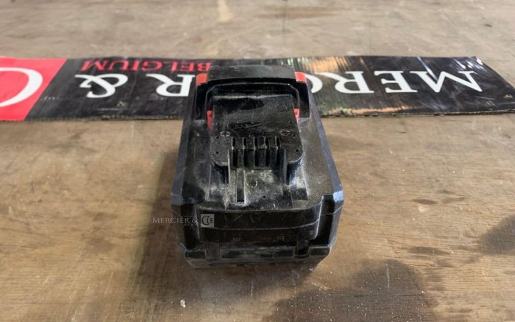 MILWAUKEE M18 HB12  MIL010056
