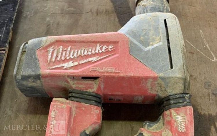 MILWAUKEE M18  MIL010007