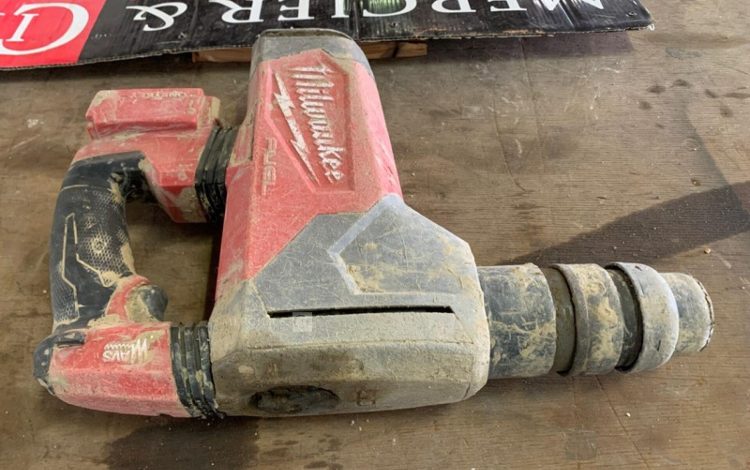 MILWAUKEE M18  MIL010007