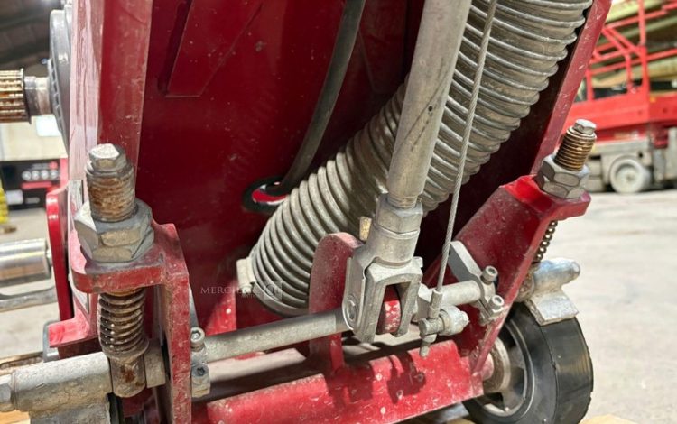 136MAM8