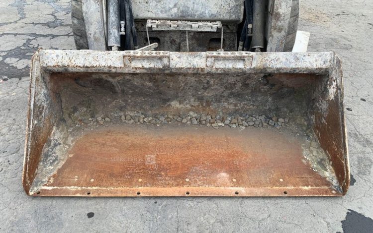 BOBCAT S450  9766