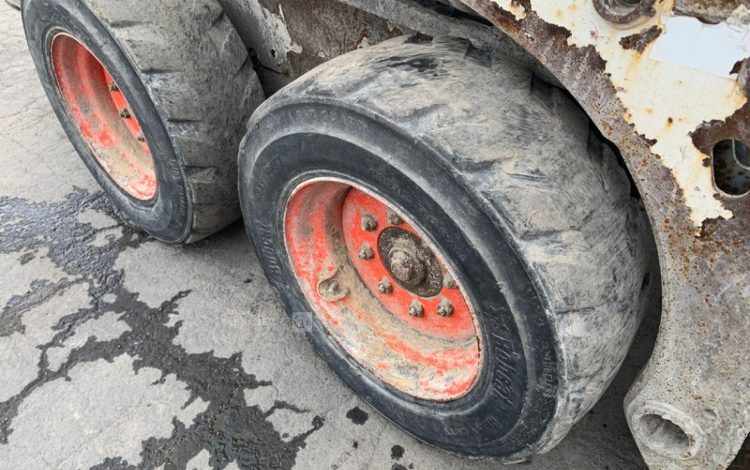 BOBCAT S450  9766