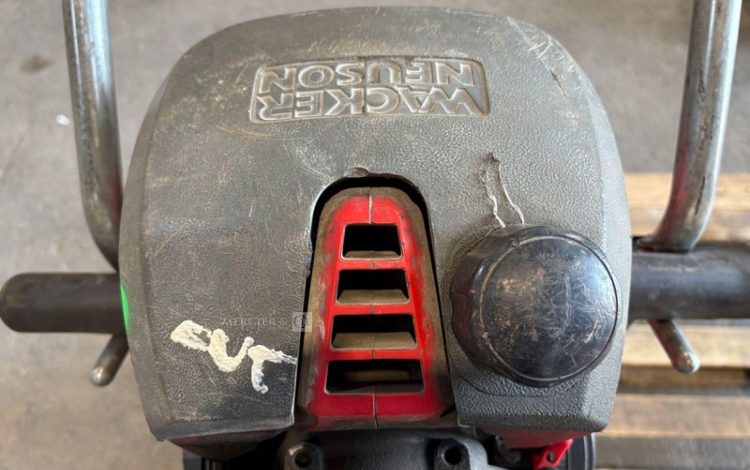 WACKER NEUSON BH65  184MAM8