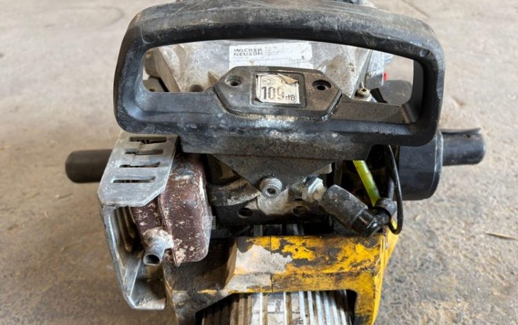 WACKER NEUSON BH65  184MAM8