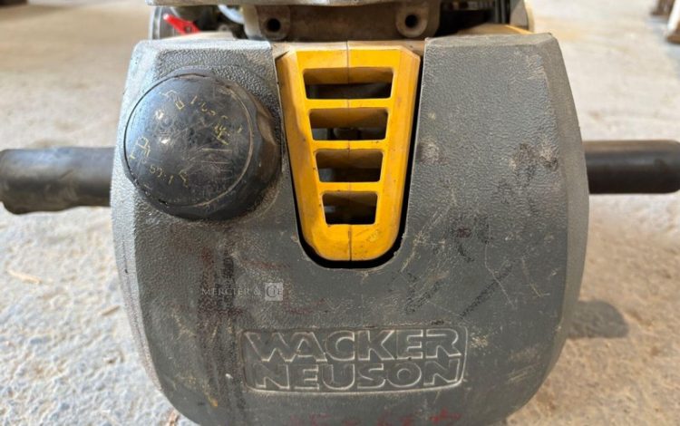 WACKER NEUSON BH65  184MAM8