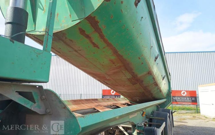 ROBUSTE KAISER SEMI REMORQUE BENNE BASCULANTE – 2 ESSIEUX –  PTAC : 33 TONNES – ANNEE 2004  568BKN59