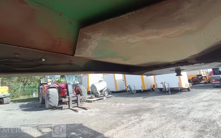 ROBUSTE KAISER SEMI REMORQUE BENNE BASCULANTE – 2 ESSIEUX –  PTAC : 33 TONNES – ANNEE 2004  568BKN59