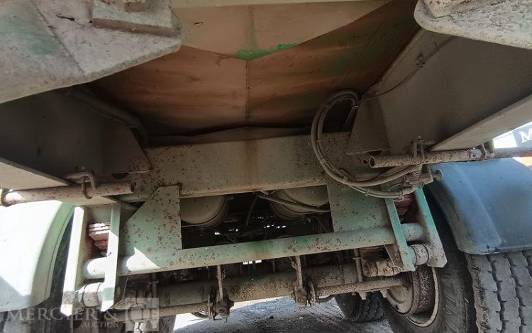 ROBUSTE KAISER SEMI REMORQUE BENNE BASCULANTE – 2 ESSIEUX –  PTAC : 33 TONNES – ANNEE 2004  568BKN59
