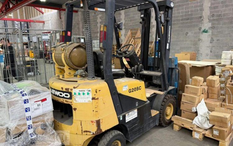 DAEWOO CHARIOT ELEVATEUR MAT FRONTAL GS20SC A GAZ AN2005 – EN DESIGNATION(83210)  800461