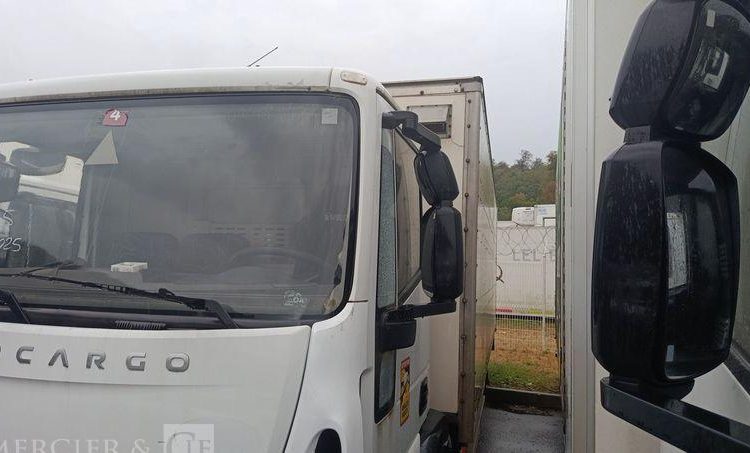 IVECO EUROCARGO 120E18 AVEC HAYON EN DESIGNATION – DIESEL – 167471 KMS BLANC BM-748-NC