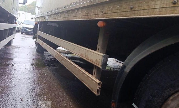 IVECO EUROCARGO 120E18 AVEC HAYON EN DESIGNATION – DIESEL – 167471 KMS BLANC BM-748-NC