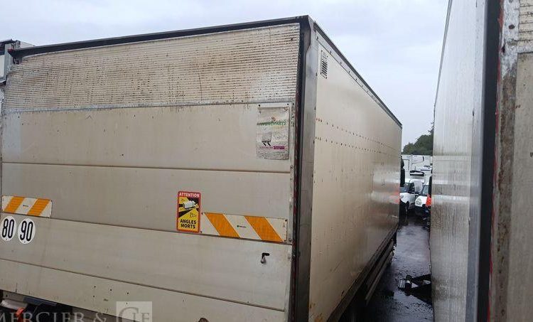IVECO EUROCARGO 120E18 AVEC HAYON EN DESIGNATION – DIESEL – 167471 KMS BLANC BM-748-NC