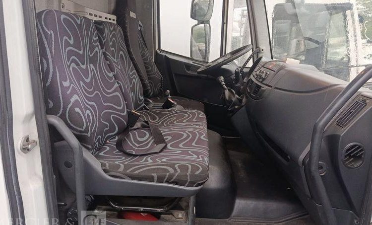 IVECO EUROCARGO 120E18 AVEC HAYON EN DESIGNATION – DIESEL – 167471 KMS BLANC BM-748-NC