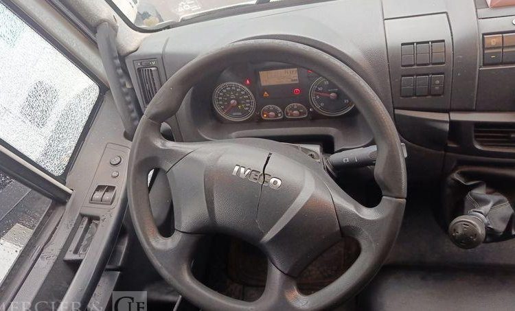 IVECO EUROCARGO 120E18 AVEC HAYON EN DESIGNATION – DIESEL – 167471 KMS BLANC BM-748-NC