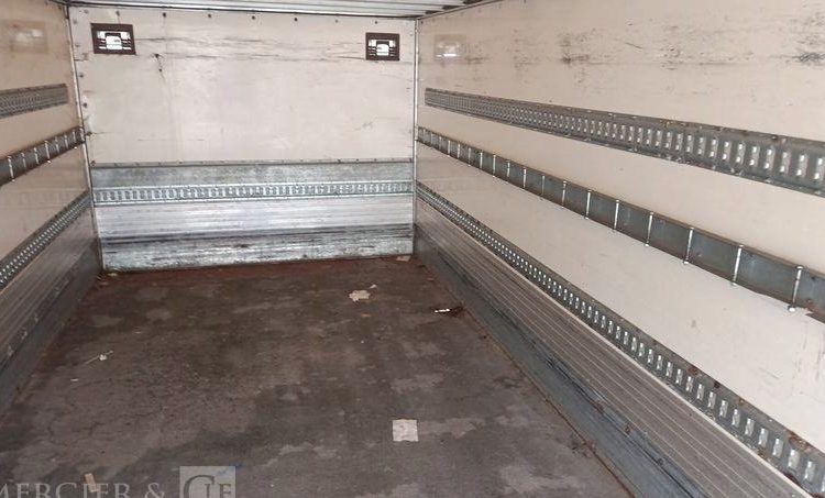 IVECO EUROCARGO 120E18 AVEC HAYON EN DESIGNATION – DIESEL – 167471 KMS BLANC BM-748-NC