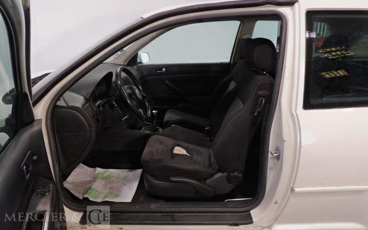 VOLKSWAGEN GOLF 1.9 TDI 130 4MOTION BLANC BR-744-FL
