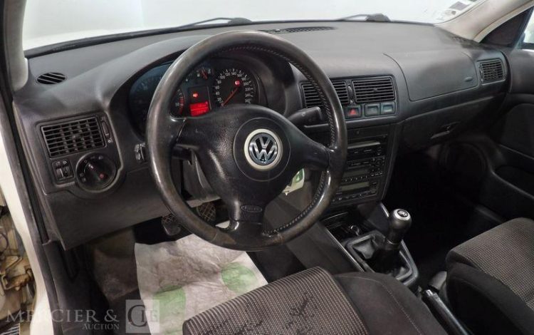 VOLKSWAGEN GOLF 1.9 TDI 130 4MOTION BLANC BR-744-FL