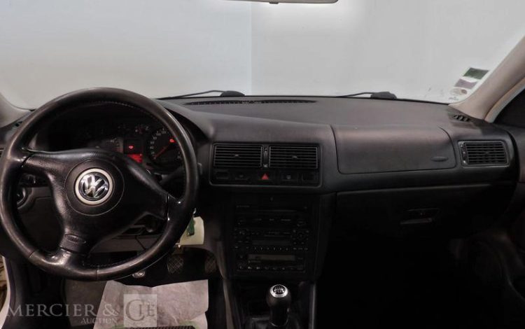 VOLKSWAGEN GOLF 1.9 TDI 130 4MOTION BLANC BR-744-FL