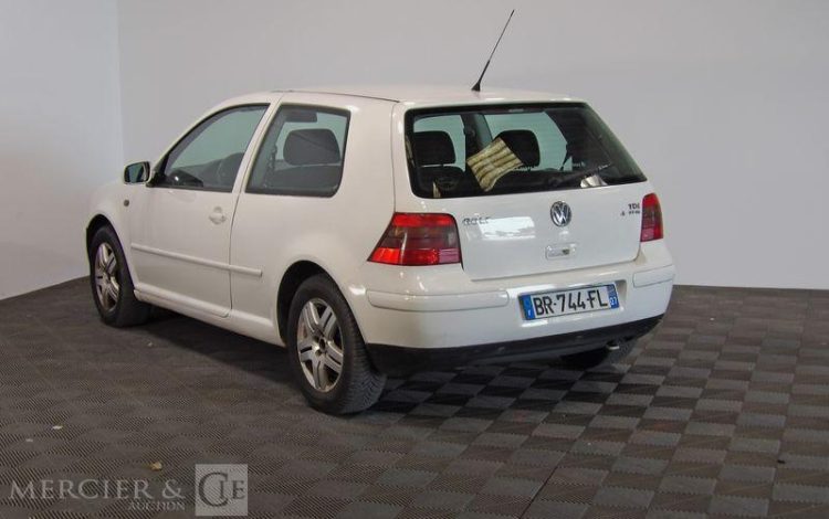 VOLKSWAGEN GOLF 1.9 TDI 130 4MOTION BLANC BR-744-FL