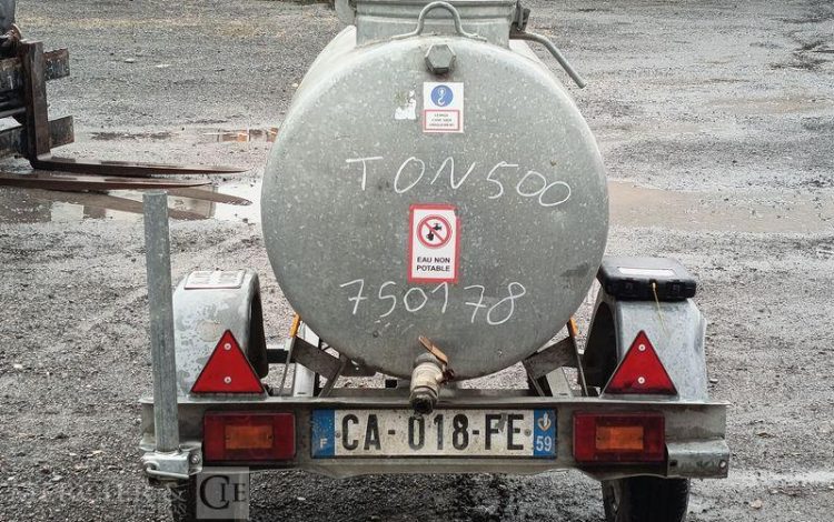 HUBIERE REMORQUE CITERNE 500L  CA-018-FE