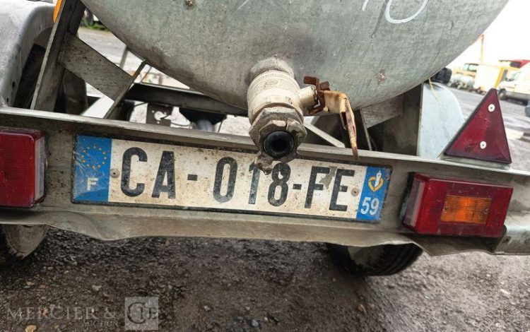 HUBIERE REMORQUE CITERNE 500L  CA-018-FE