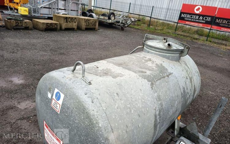 HUBIERE REMORQUE CITERNE 500L  CA-018-FE