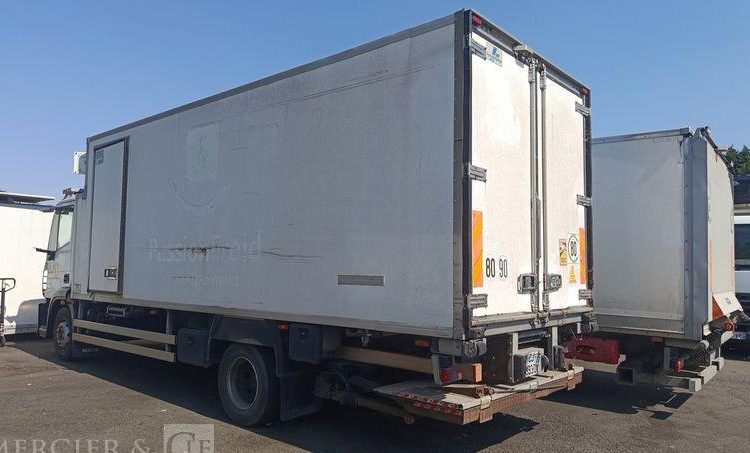 IVECO EUROCARGO 140 E 18 AVEC GROUPE FRIGO EN DESIGNATION – DIESEL – 146078 KMS BLANC CJ-993-DX